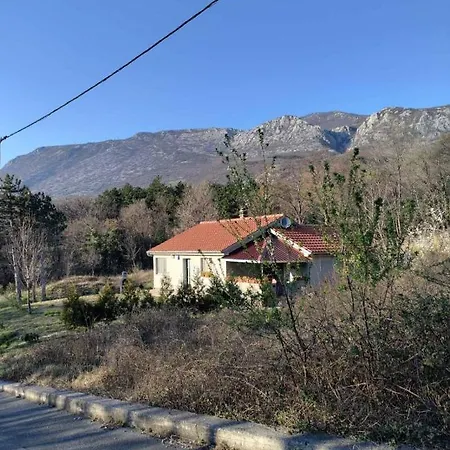 Apartman Sara *