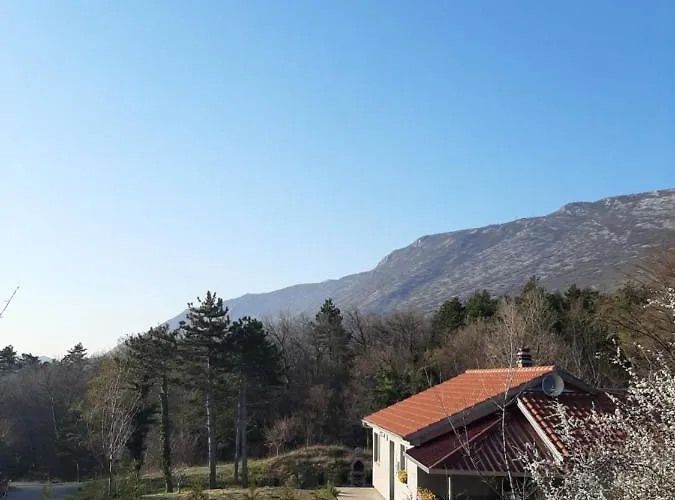 Sara *